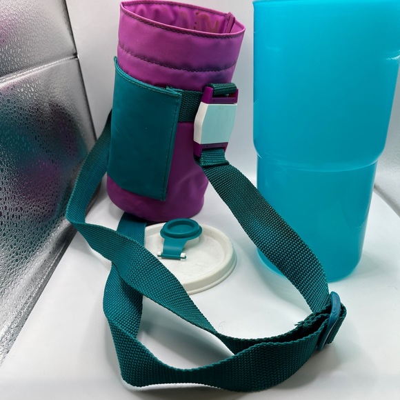 Tupperware Other Tupperware 3 Oz Handolier Pop Top Water Bottle